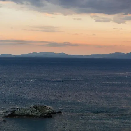 Tinos Resort מלון