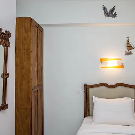 מלון Tinos Resort 4*